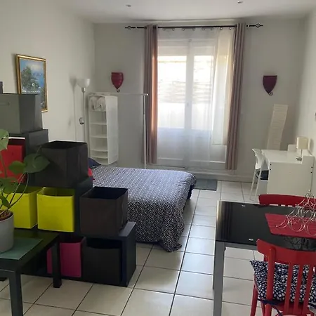 Studio Proche De L'armada Quartier St Gervais Avec Parking Apartment *