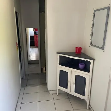 Apartment Studio Proche De L'armada Quartier St Gervais Avec Parking